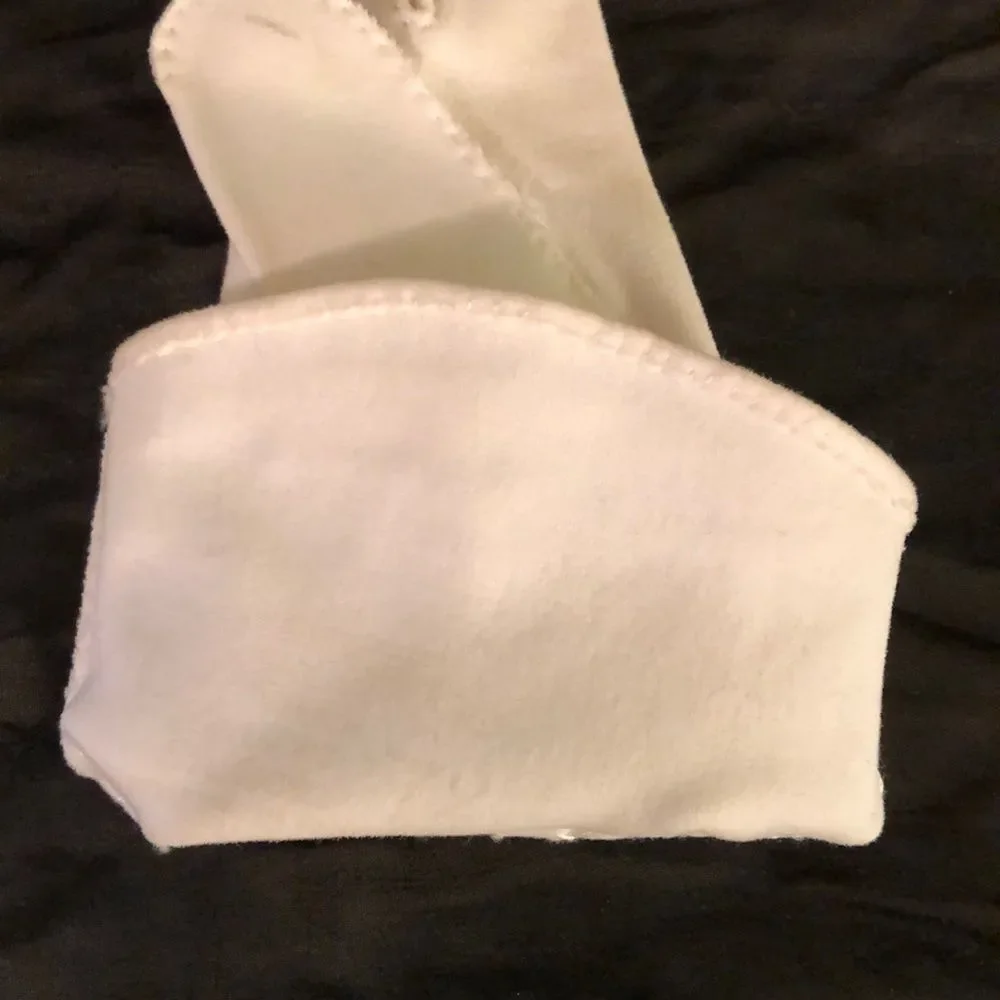 Vintage White Ladies Gloves With Clear Beading